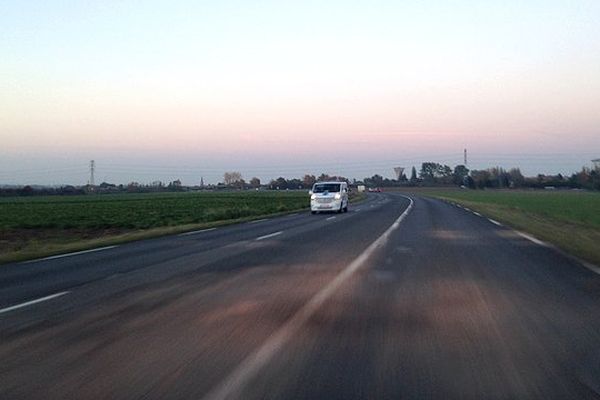 Deux personnes ont été tuées et une jeune fille gravement blessée dans un accident sur la RN 17 à Avion