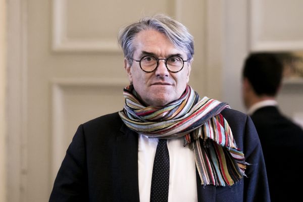 L'ancien député de Haute-Garonne, Pierre Cabaré, doit être jugé ce 28 mai 2024 pour agression sexuelle et harcèlement sur une ancienne assistante parlementaire et suppléante.