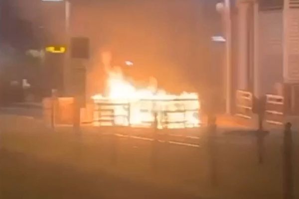 Des barricades ont été incendiées à Montpellier, ce jeudi 29 juin dans la soirée.