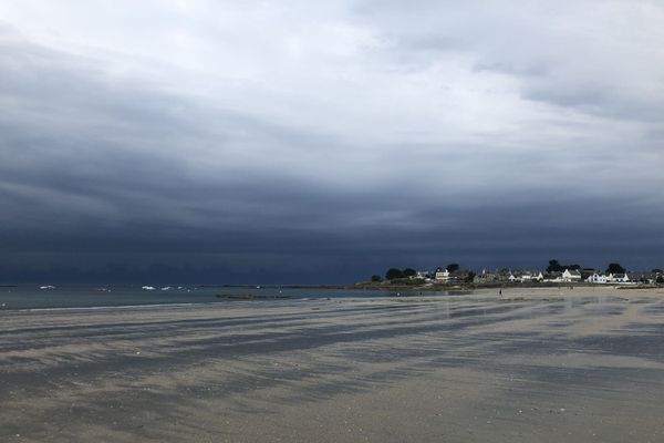 Avant l'orage, sur la grande plage de Gâvres, dans le Morbihan