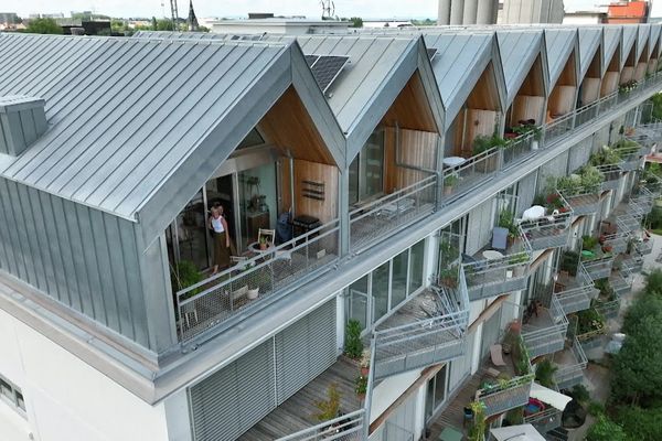 Mélissa et Manu sont les heureux propriétaires d'un loft 100 % industriel dans le quartier de l'ancienne Coop à Strasbourg.