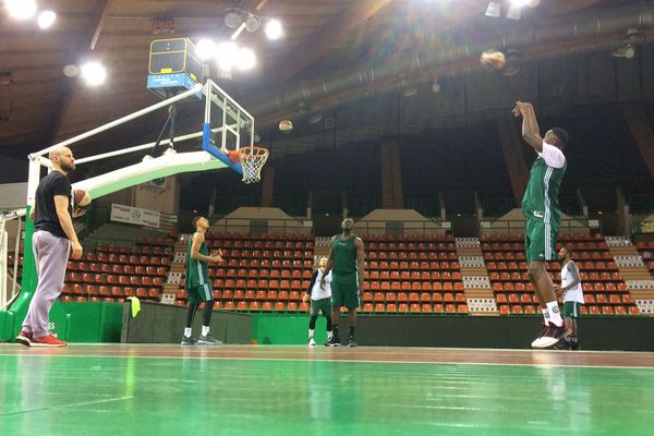 Les joueurs du CSP s'entraînent à Beaublanc avant leur déplacement à Monaco le 14 janvier 2018.