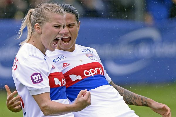 Ada Hegerberg et Dzsenifer Marozsán, victorieuses à Montpellier avec l'Olympique Lyonnais féminin le 30 septembre 2017