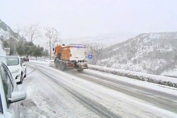 La circulation des poids lourds de plus de 19 tonnes est interdite sur une partie de la RN20