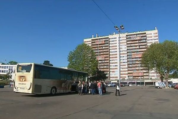 Une soixantaine de personnes est partie de Dieppe ce matin en bus