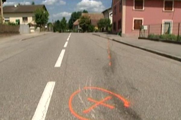 Deux adolescentes de 14 et 15 ans qui circulaient en scooter à Steinbrunn-le-Haut, sont mortes après avoir été percutées par une camionnette