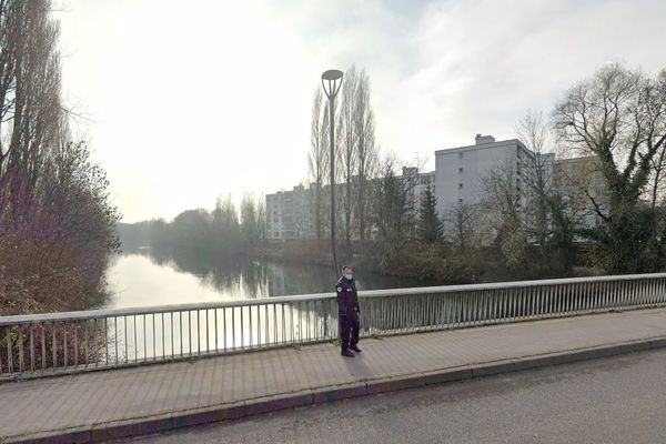 Le pont Phario où a été retrouvé le corps se trouve à plusieurs kilomètres de l'endroit où le jeune homme a sauté. 