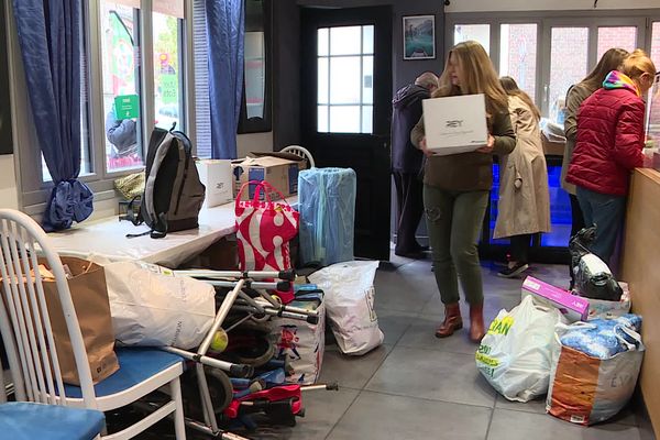 Les dons de matériel médical et produits d'hygiène affluent ce weekend à Amiens, ils seront envoyés au Liban pour venir en aide aux civils.