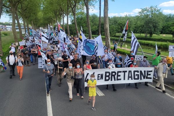 Les manifestants ont défilé à Redon pour une Bretagne à 5 départements avec le rattachement de la Loire-Atlantique