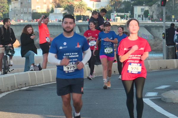 Des coureurs de Marseille, mais aussi de huit autres villes dans le monde, ont montré leur solidarité au peuple arménien ce dimanche 20 octobre.