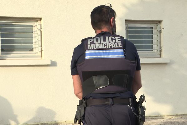 Des policiers municipaux sont désormais présents au quotidien à proximité de l'école de la Cayolle.