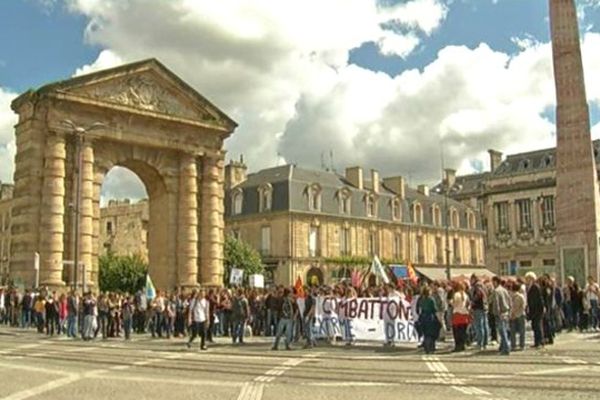 La manifestation contre le FN à Bordeaux a rassemblé près de 300 personnes.