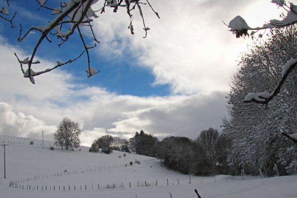 Fidèle "partageur de photos", André Demander nous propose sa vision de Pierre-Châtel sous la neige