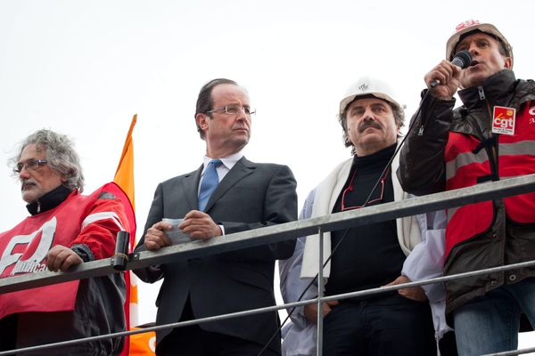 Le 24 février 2012, le candidat François Hollande venait soutenir les sidérurgistes de la vallée de la Fensch, en lutte pour le maintien des hauts fourneaux d'Hayange, arrêtés par ArcelorMittal. Le 30 novembre de la même année, le président François Hollande entérine la fermeture qui bouscule fortement le début de son quinquennat.