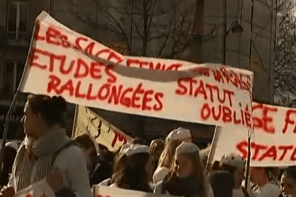 Les sages-femmes manifestent à Paris ce mercredi