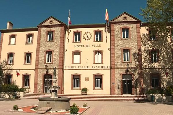 La mairie d'Argelès-sur-mer, Pyrénées-Orientales - avril 2018