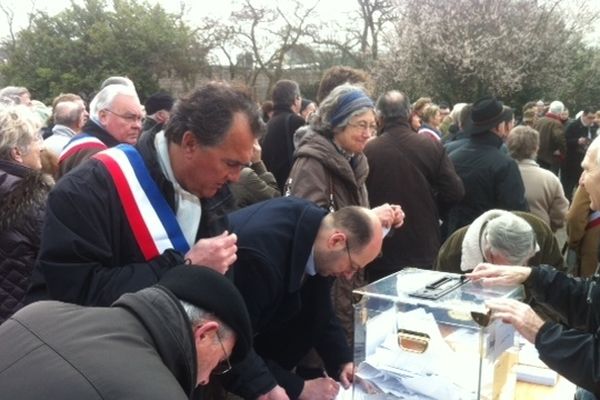 Manifestation contre une aire d'accueil des gens du voyage dans le Bois de Vincennes