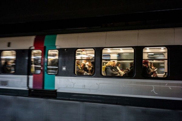 Le RER est le transport en commun francilien dans lequel le plus de personnes ressentent de la peur, indique l'enquête.