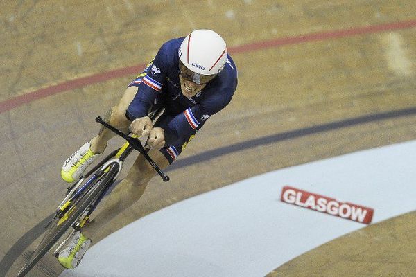 Sylvain Chavanel remporte la première manche de la coupe du monde de poursuite individuelle à Glasgow.