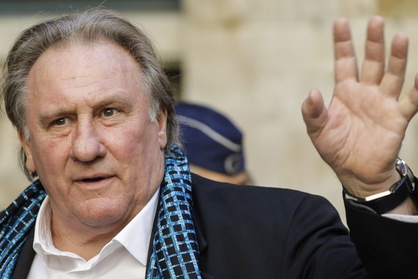 Mathieu Argaud, habitant de Haute-Loire, va parcourir 500 kilomètres à la marche dans l'espoir de peut-être rencontrer Gérard Depardieu. 