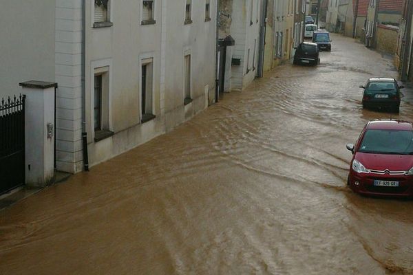 A Bregy dans l'Oise, les rues ont été envahies d'eau en quelques minutes