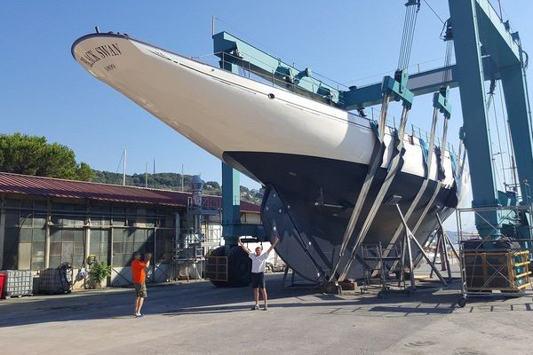 Italie - Yann Berthemet et le BlackSwan dans le port de Grazie