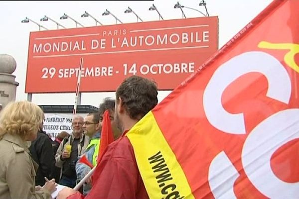 Mobilisation pour l'emploi de la CGT devant le salon de l'automobile