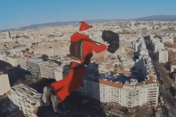 Saut en base jump à Marseille le 17 décembre 2023