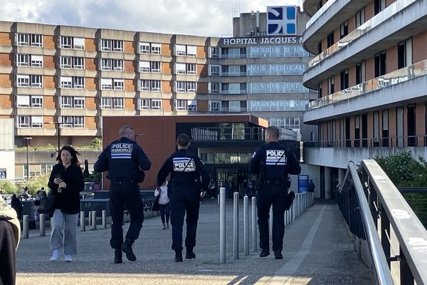 L'hôpital Jacques-Monod a été confiné, jeudi 18 avril 2024, et fermé. Un homme armé aurait été aperçu.