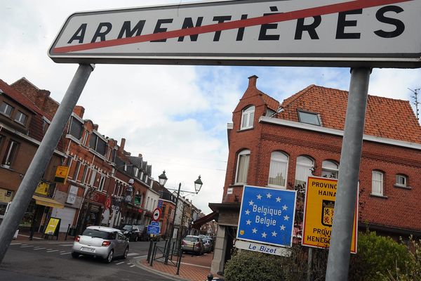 La frontière belge entre Armentières et Le Bizet.