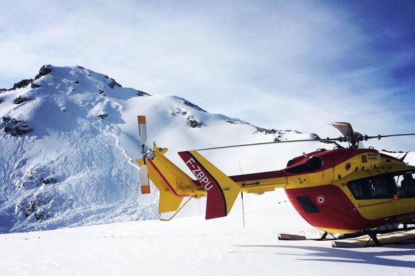 Les CRS de montagne sont intervenus rapidement pour secourir l'homme enseveli sous 1m50 de neige - 31 décembre 2020