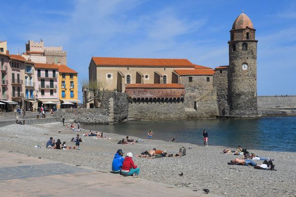 Sur la plage comme sur les berges de la Garonne, entre autres, il est interdit de se regrouper à plus de six personnes.