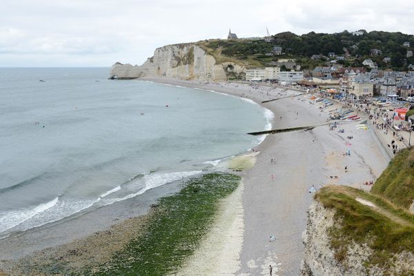 Nuages en Normandie ce vendredi, et quelques gouttes sur la côte d'Albâtre ou le Cotentin