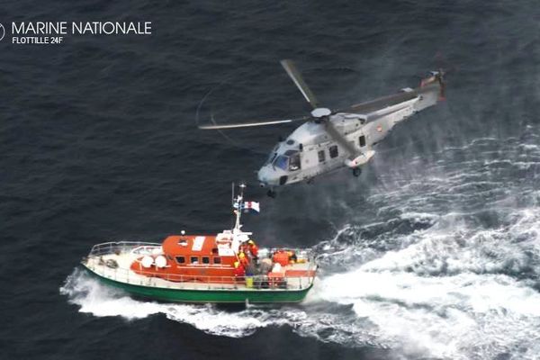 Les deux marins du Mon Désir ont été secourus par la Marine Nationale et la SNSM entre Hoëdic et La Turballe