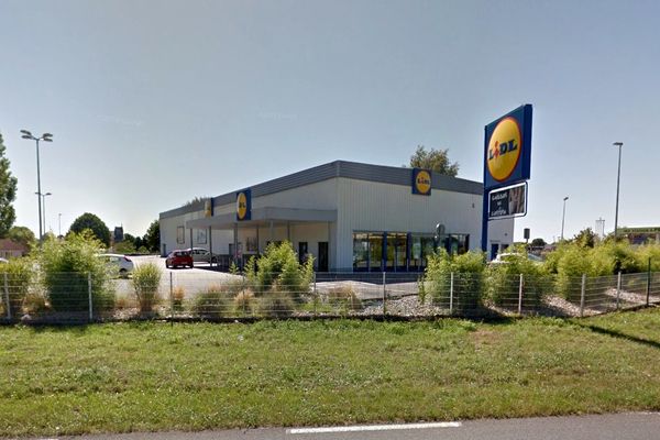 Ce supermarché à Ostricourt a été cambriolé dans la nuit de mercredi à jeudi.