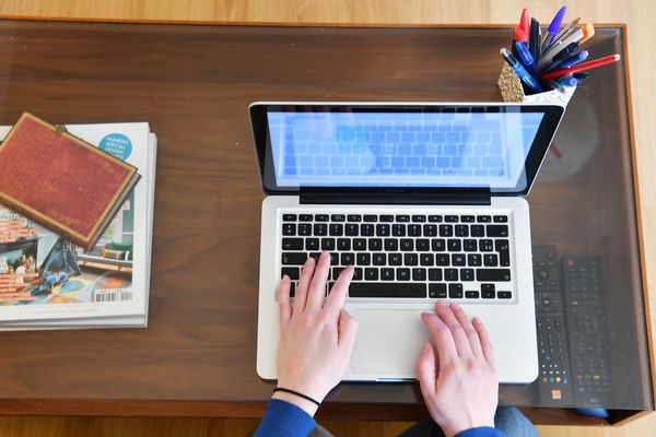 A Bourges, une habitante en plein télétravail. 