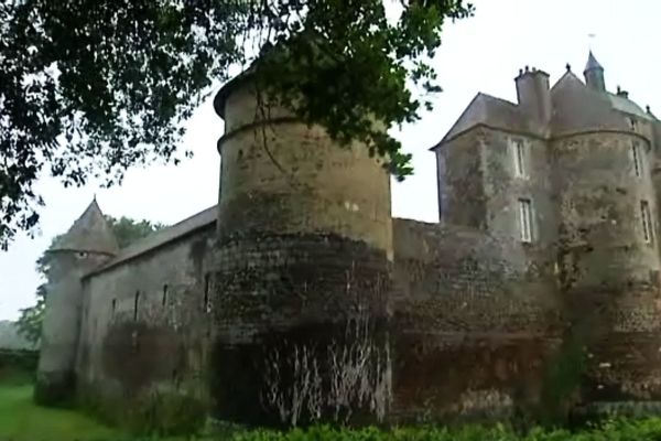 Le Château de Ratilly a été construit entre le XIème et le XIIIème siècle