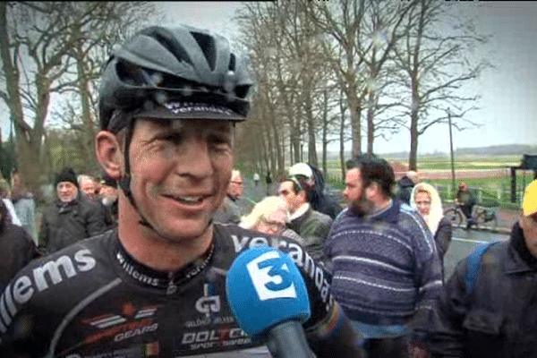 La joie de Dimitri Clayes, vainqueur du Tour de Normandie 2015, à l'arrivée à Caen