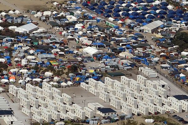 La "Jungle" de Calais vue du ciel.