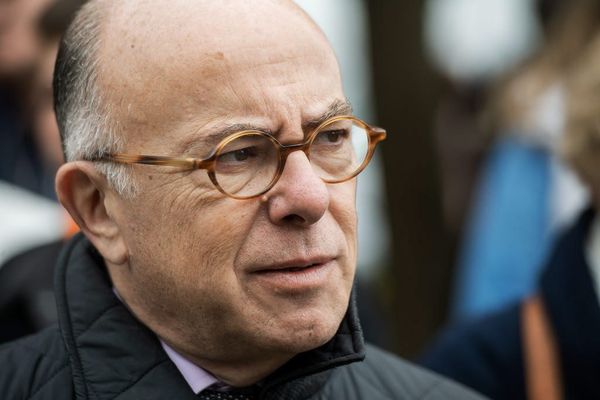 Dans le cadre de sa recherche d'un nouveau Premier ministre, Emmanuel Macron a reçu Bernard Cazeneuve ce lundi 2 septembre matin. Une grande partie des membres du Nouveau Front Populaire estime que l'ancien socialiste n'est pas un homme de gauche et rejette l'hypothèse de sa nomination à Matignon.