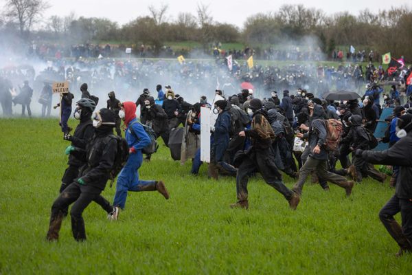 Le 25 mars 2023, de violents affontements avaient eu lieu à Sainte-Soline dans les Deux-Sèvres entre les forces de l'ordre et des opposants aux projets de réserves d'eau à destination du monde agricole.