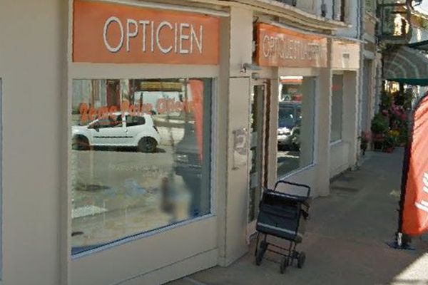 Un magasin d'optique à Saint-Laurent-du-Pont