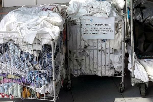 Chaque jour, 1 à 2 tonnes de draps sont déposés au pressing de Sapiac