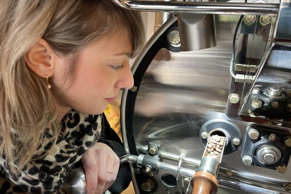 Ophélie surveille le grain comme le lait sur le feu