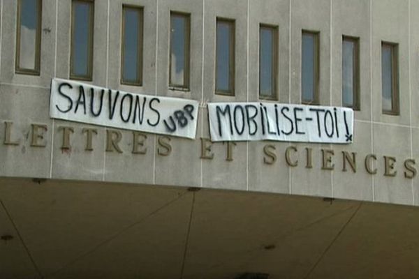 L'appel à la manifestation a été approuvé par 450 étudiants en lettres réunis en AG mardi 30 septembre.