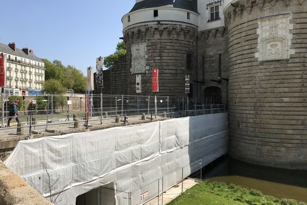 Le pont dormant et le pont levis du château de Nantes avaient besoin de travaux de restauration.