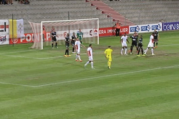 Les joueurs de l'AC Ajaccio ont été incapables de perturber Laval et d'empêcher sa qualification. 