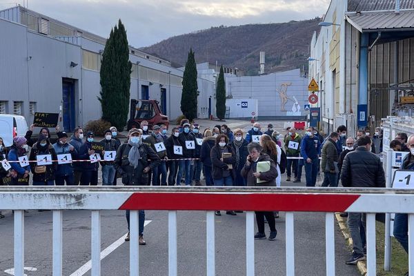 Une nouvelle mobilisation a eu lieu devant la SAM ce lundi 6 décembre 2021.