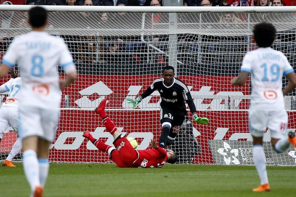 Steve Mandanda a été blessé lors du match à Dijon.