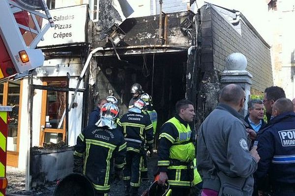 Le bar-pizzeria a été complètement détruit par l'incendie, 29 mai 2013